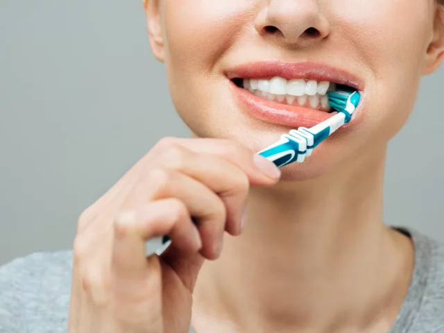 Mundgeruch trotz Zähne putzen – daran kann es liegen